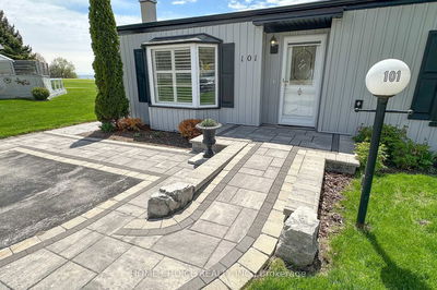 101 The Cove Rd, Clarington - Newcastle image-0-2