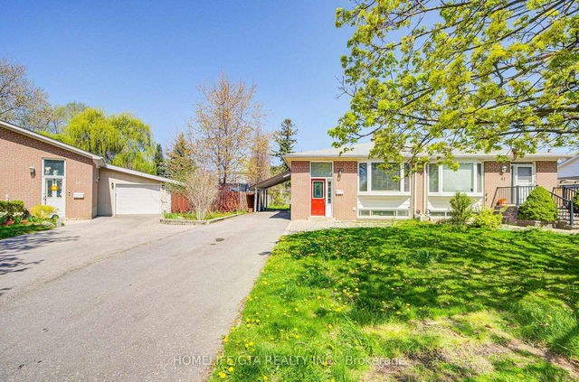 43 Thorncroft Crescent
