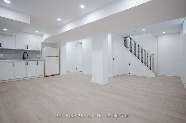 Bsmt - 1110 Athol Street
