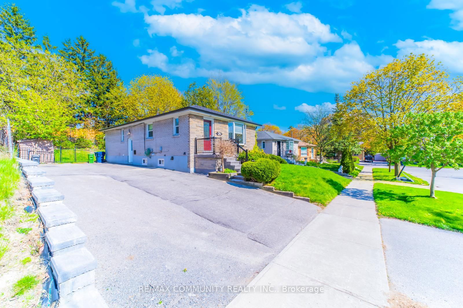 Detached House for lease at MAIN-28 Benhur Crescent, Toronto, Woburn, M1H 1P3 - MLS: E12139879