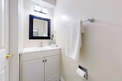 1561 Marshcourt Dr, Pickering - Village East image-0-4