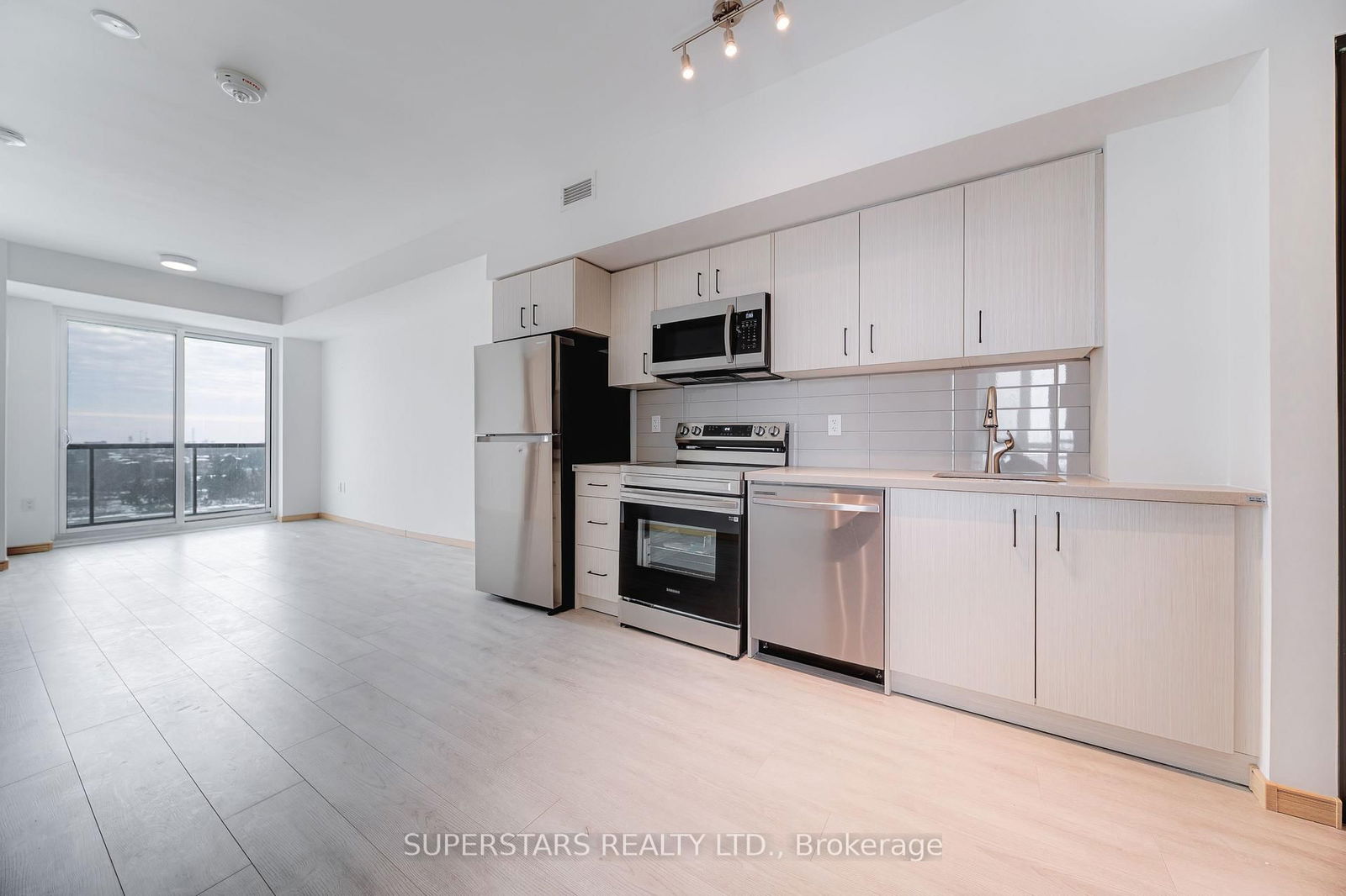 Condo for lease at 915-3429 Sheppard Avenue, Toronto, Tam O'Shanter-Sullivan, M1T 3K5 - MLS: E12140238