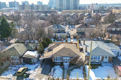 16 Roseglor Cres, Toronto - Bendale image-0-3