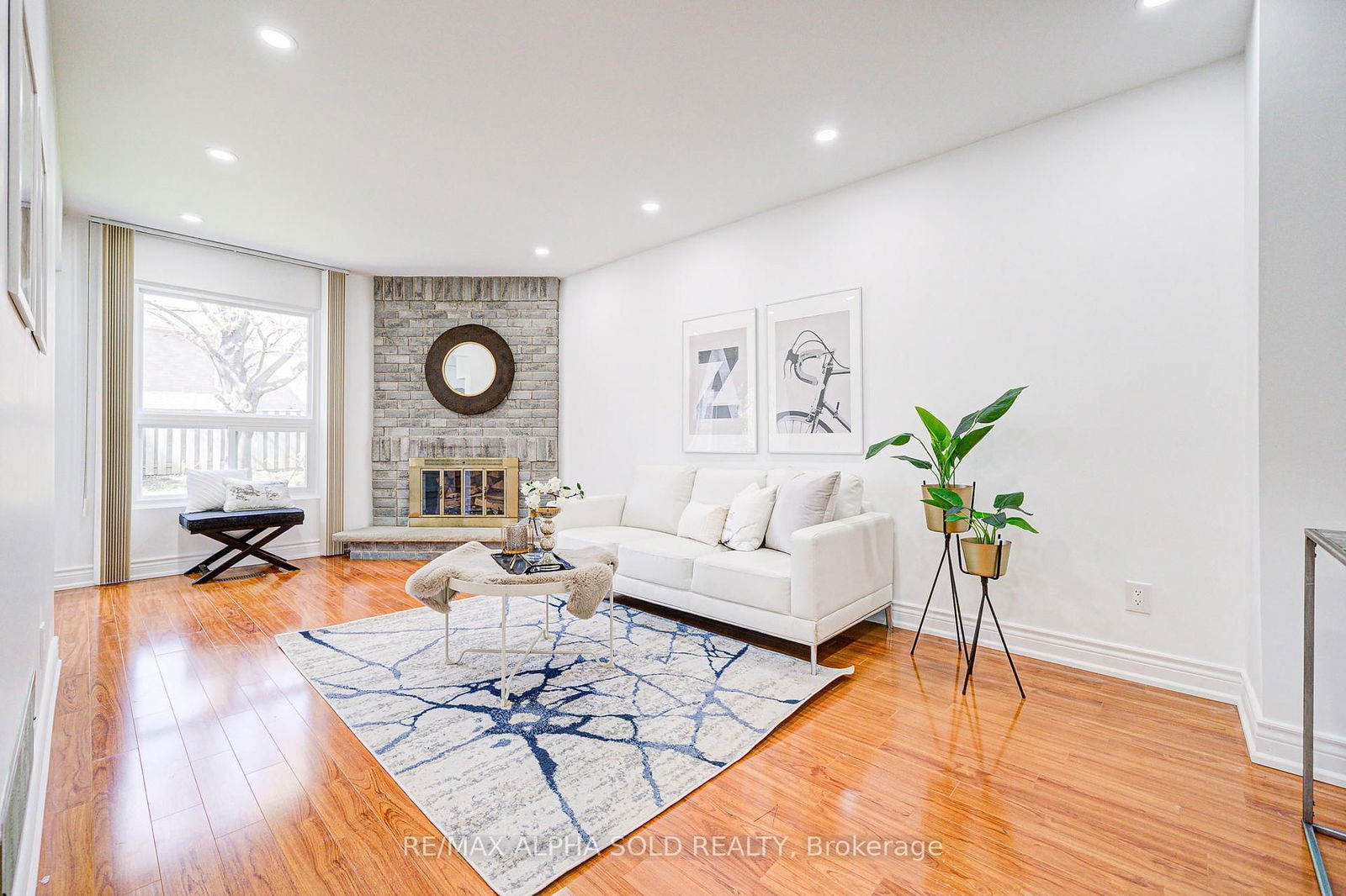 Detached House for sale at 158 Ingleton Boulevard, Toronto, Milliken, M1V 1Z8 - MLS: E12140596