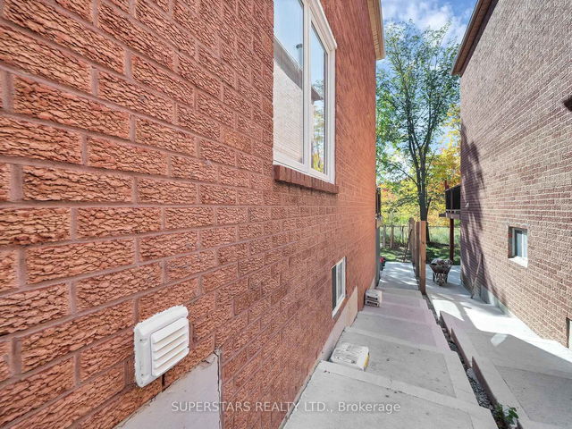 Bsmt #1 - 39 Gennela Square