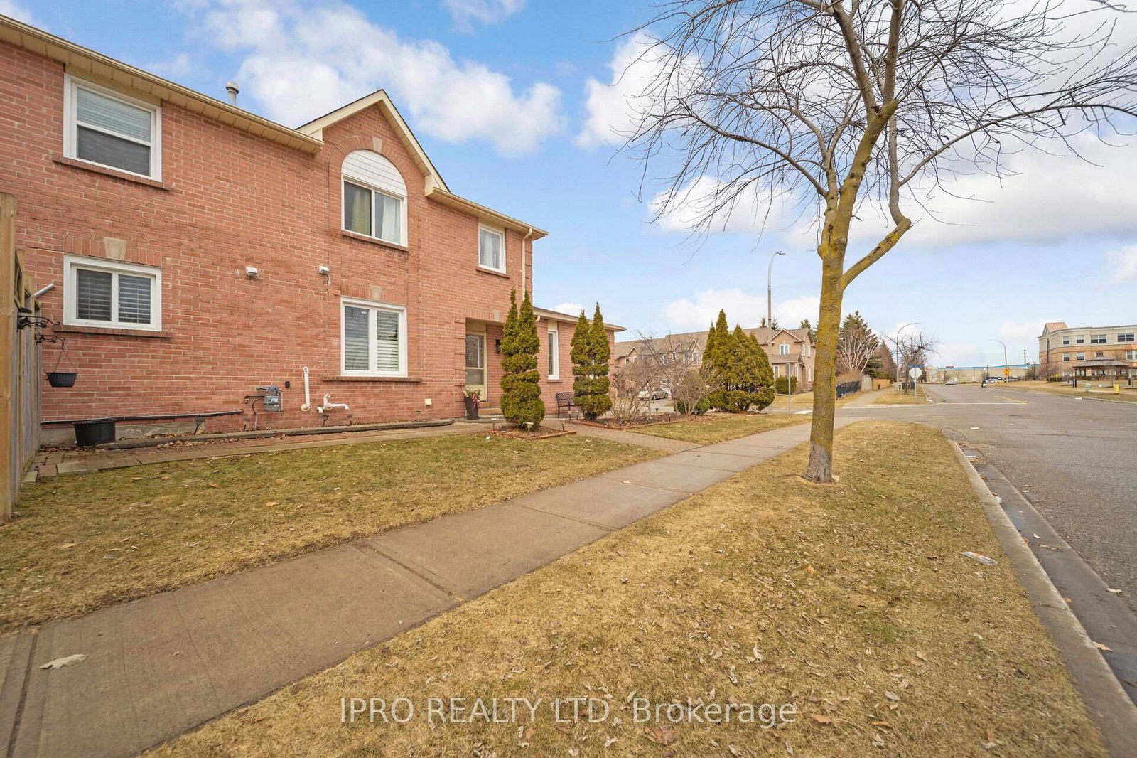 Townhouse for sale at 101 Timber Mill Avenue, Whitby, Williamsburg, L1R 2H4 - MLS: E12140827