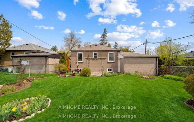 4 Hollingworth Drive