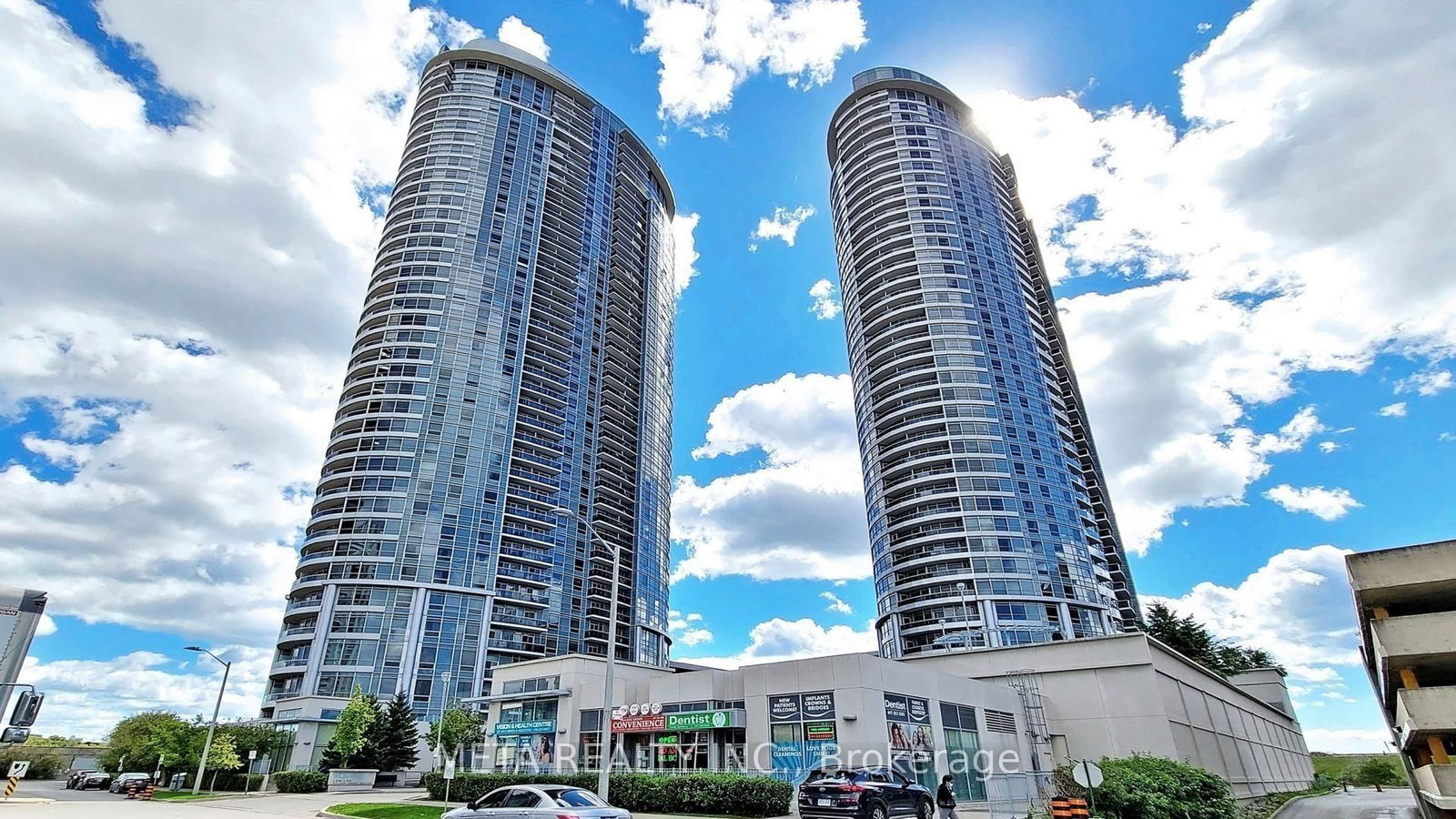 Condo for lease at 320-135 Village Green Square, Toronto, Agincourt South-Malvern West, M1S 0G4 - MLS: E12141600