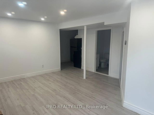 Unit 3 - 143 Chester Le Boulevard