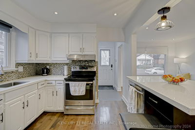 8 Bexhill Ave, Toronto - Clairlea-Birchmount image-0-2