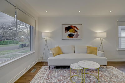 8 Bexhill Ave, Toronto - Clairlea-Birchmount image-0-4
