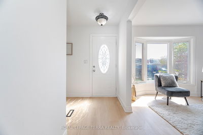 187 RAVENSCROFT Rd, Ajax - Central West image-0-3