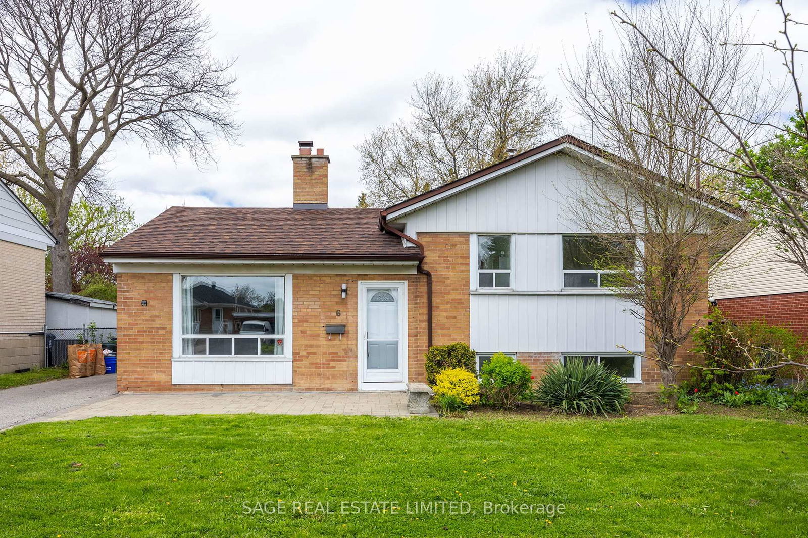 Detached House sold at 6 Zambri Walk, Toronto, Dorset Park, M1P 1H8 - MLS: E12141878