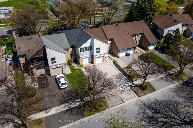 71 Buckhurst Crescent