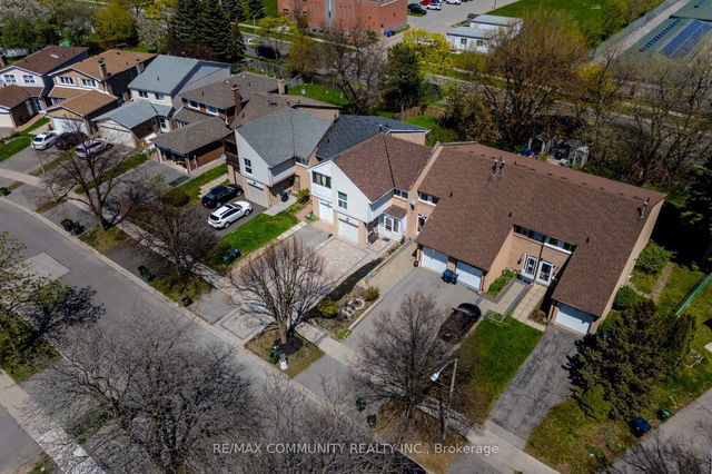 71 Buckhurst Crescent