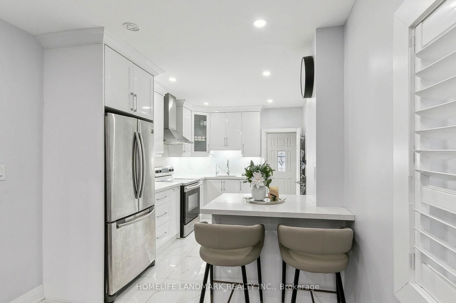 Detached House for sale at 35 Wallington Avenue, Toronto, Woodbine-Lumsden, M4C 2M7 - MLS: E12142084