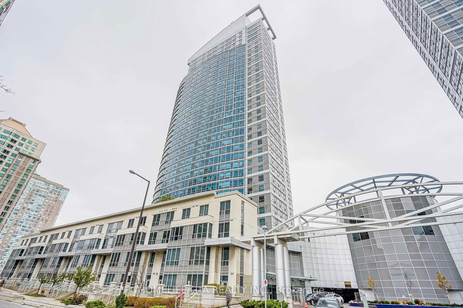 Condo for lease at 507-36 Lee Centre Drive, Toronto, Woburn, M1H 3K2 - MLS: E12142113