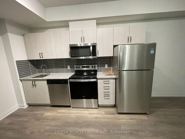 513 - 10 Meadowglen Place