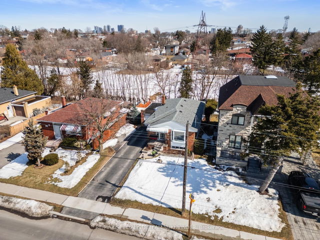 21 White Abbey Park
