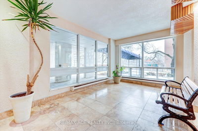 Unit 805 — 20 Gilder Dr, Toronto - Eglinton East image-0-4