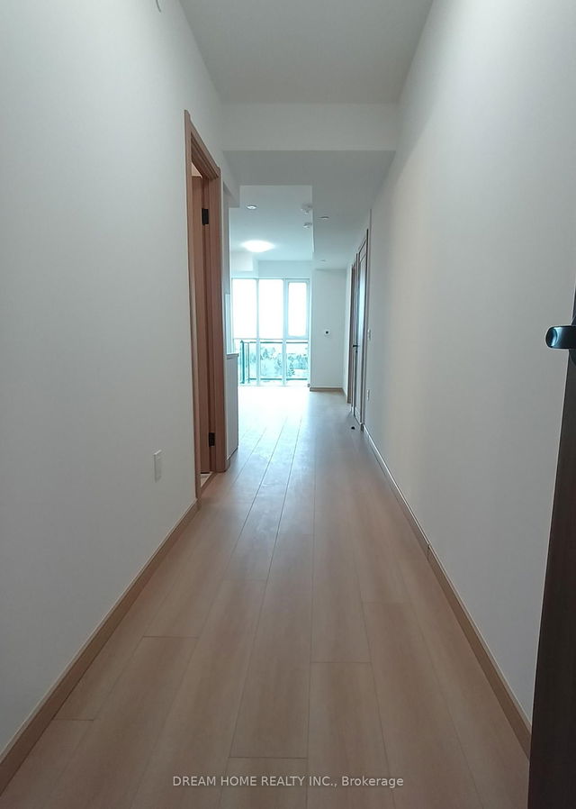 B1103 - 3429 Sheppard Avenue