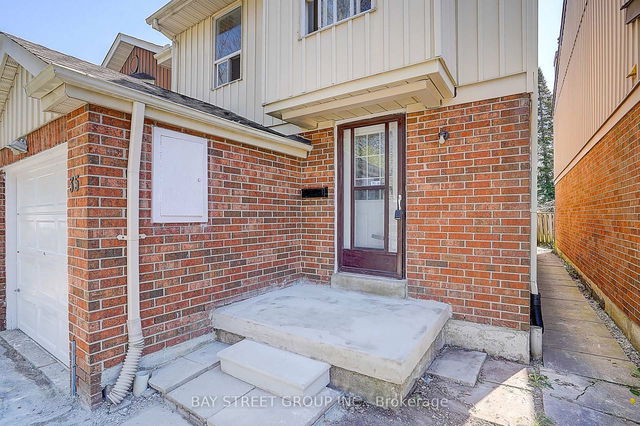 35 Belinda Square