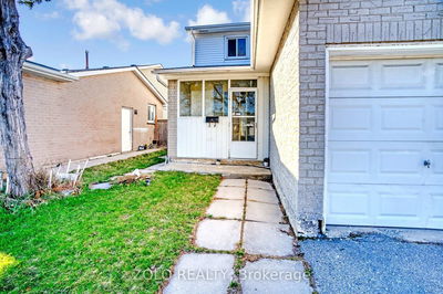 136 Goldhawk Tr, Toronto - Milliken image-0-2