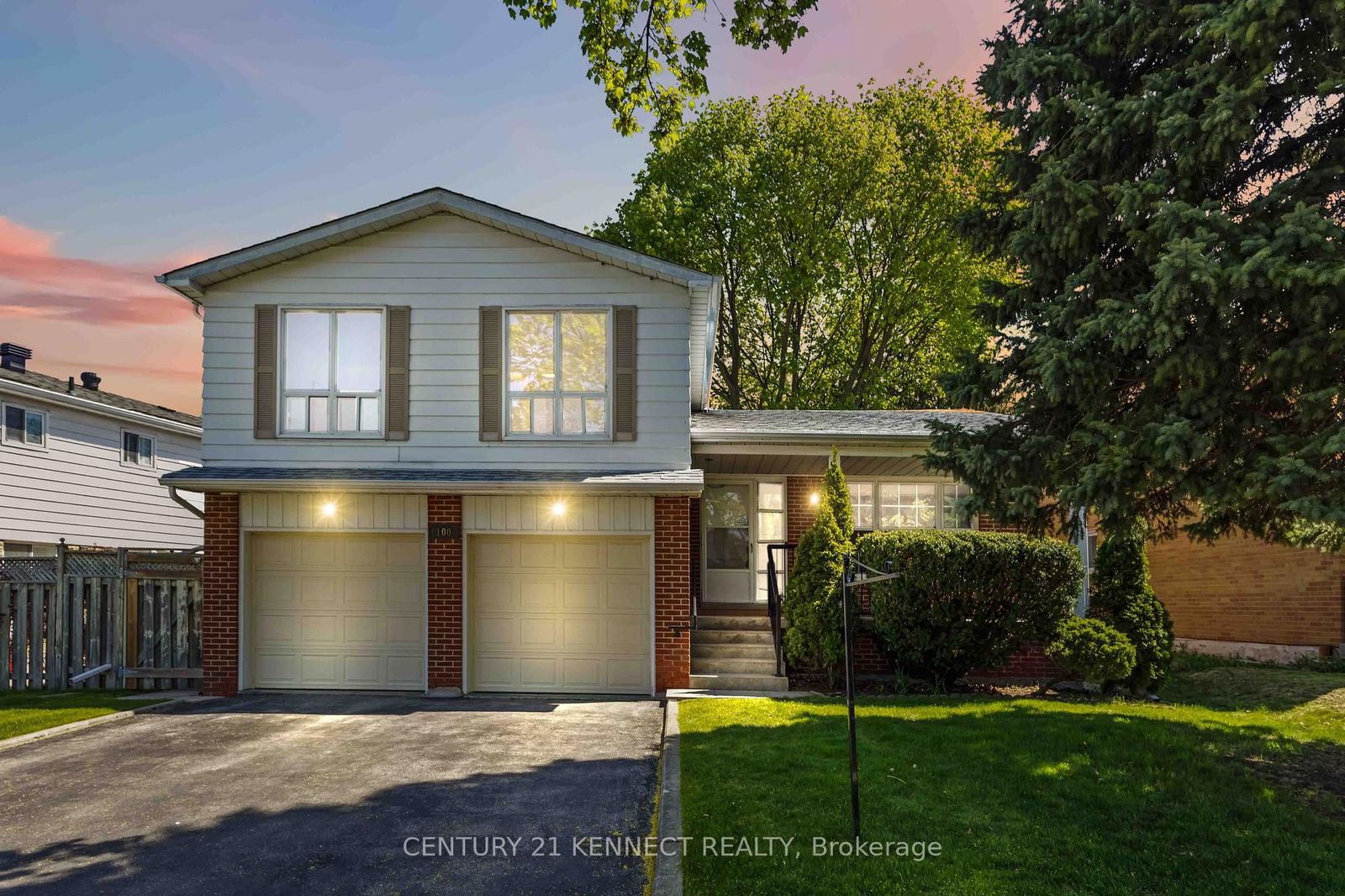 Detached House for sale at 100 Briarscross Boulevard, Toronto, Agincourt North, M1S 3K5 - MLS: E12145391