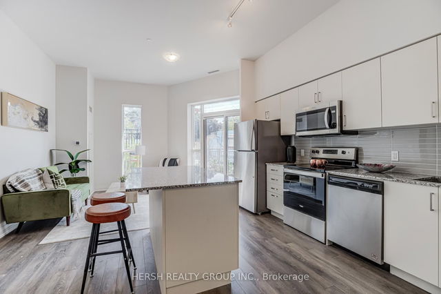 106 - 10 Meadowglen Place