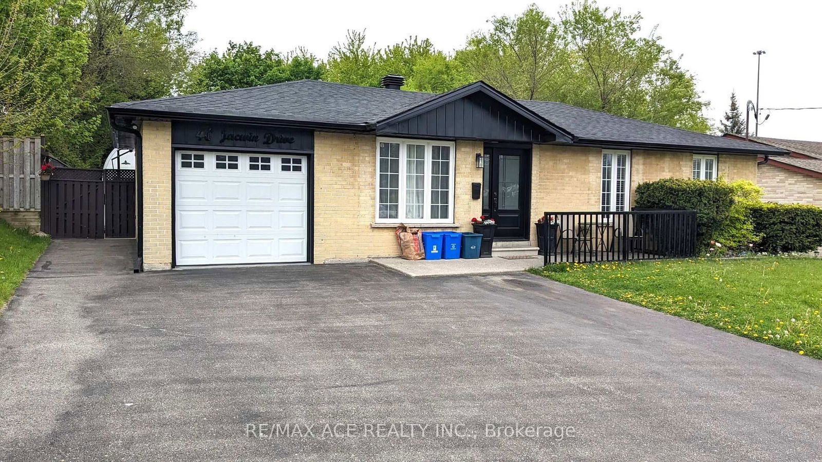 Detached House for lease at Bsmt-40 Jacwin Drive, Ajax, Central West, L1S 6H9 - MLS: E12145604