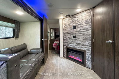 650 Lakeridge Rd, Ajax - South East image-0-4