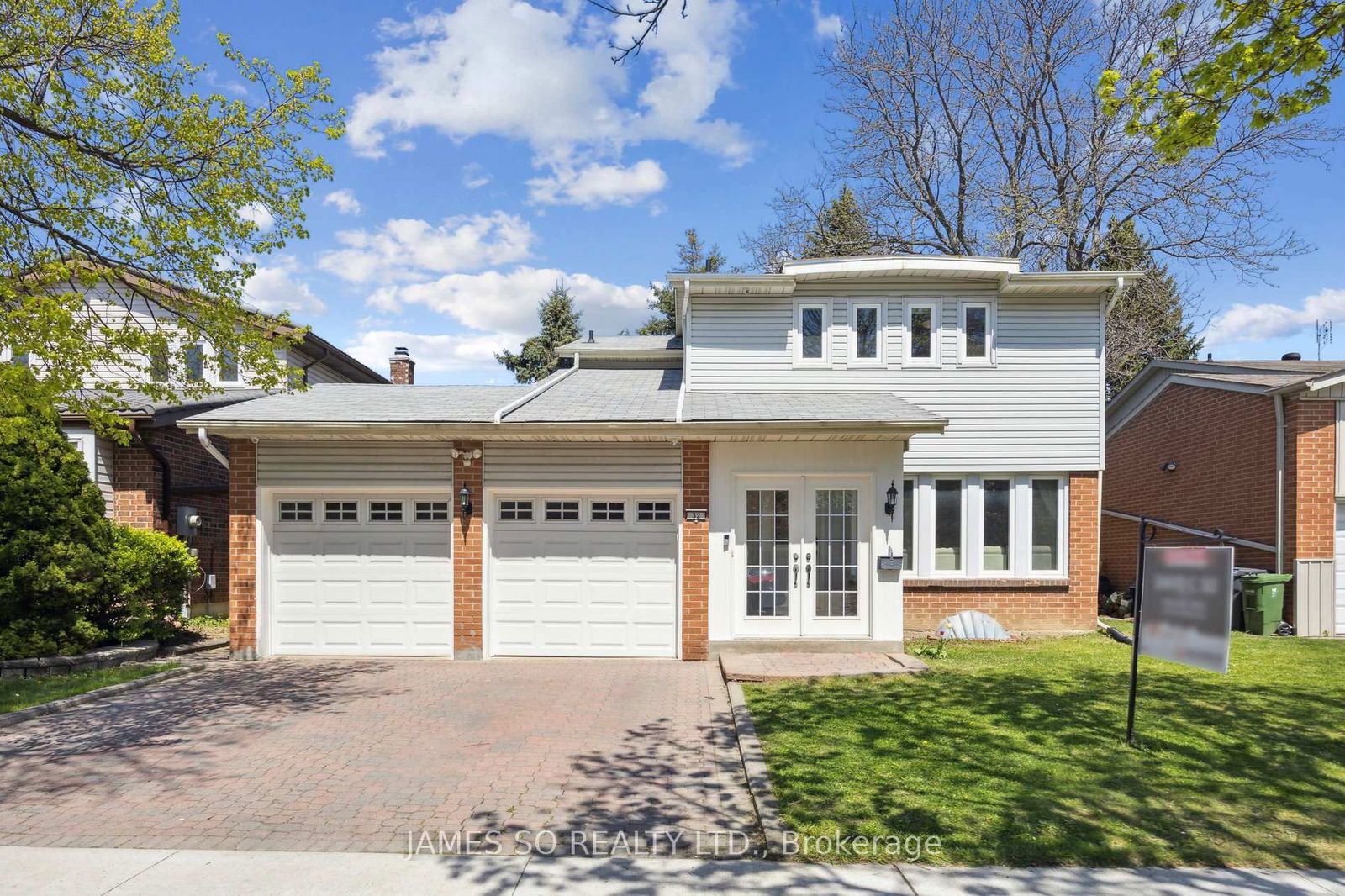 Detached House for sale at 32 Relroy Court, Toronto, Steeles, M1W 2Y7 - MLS: E12145793