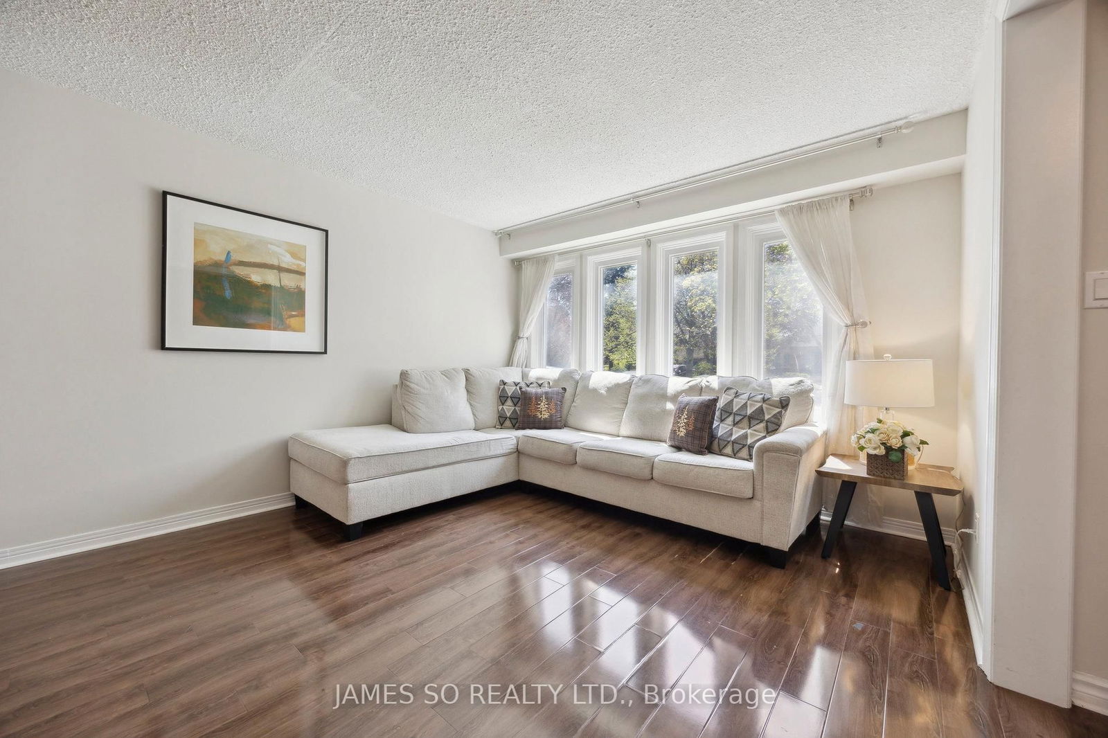 Detached House for sale at 32 Relroy Court, Toronto, Steeles, M1W 2Y7 - MLS: E12145793