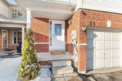 31 Greengrove Way — photo 2