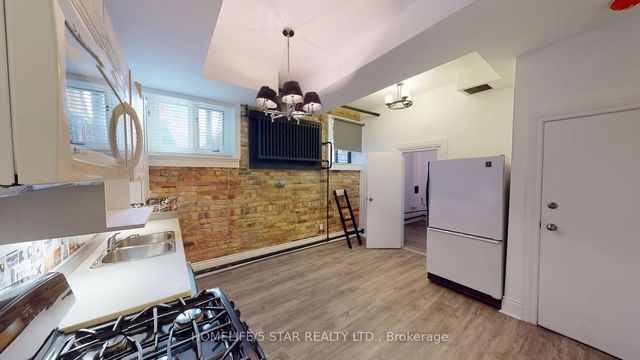 202 - 1152 Gerrard Street
