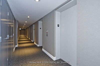 Unit 808 — 2152 Lawrence Ave, Toronto - Wexford-Maryvale image-0-2