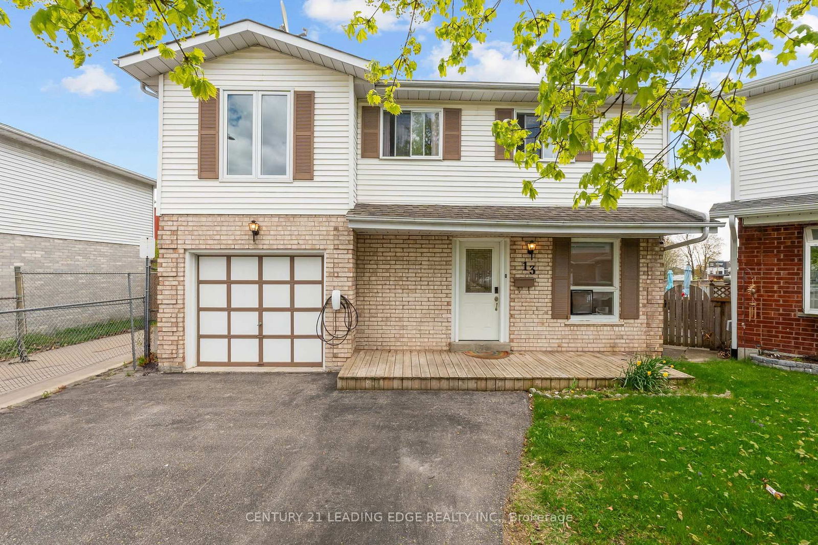 Detached House for sale at 13 Sylvia Court, Clarington, Newcastle, L1B 1J4 - MLS: E12146257