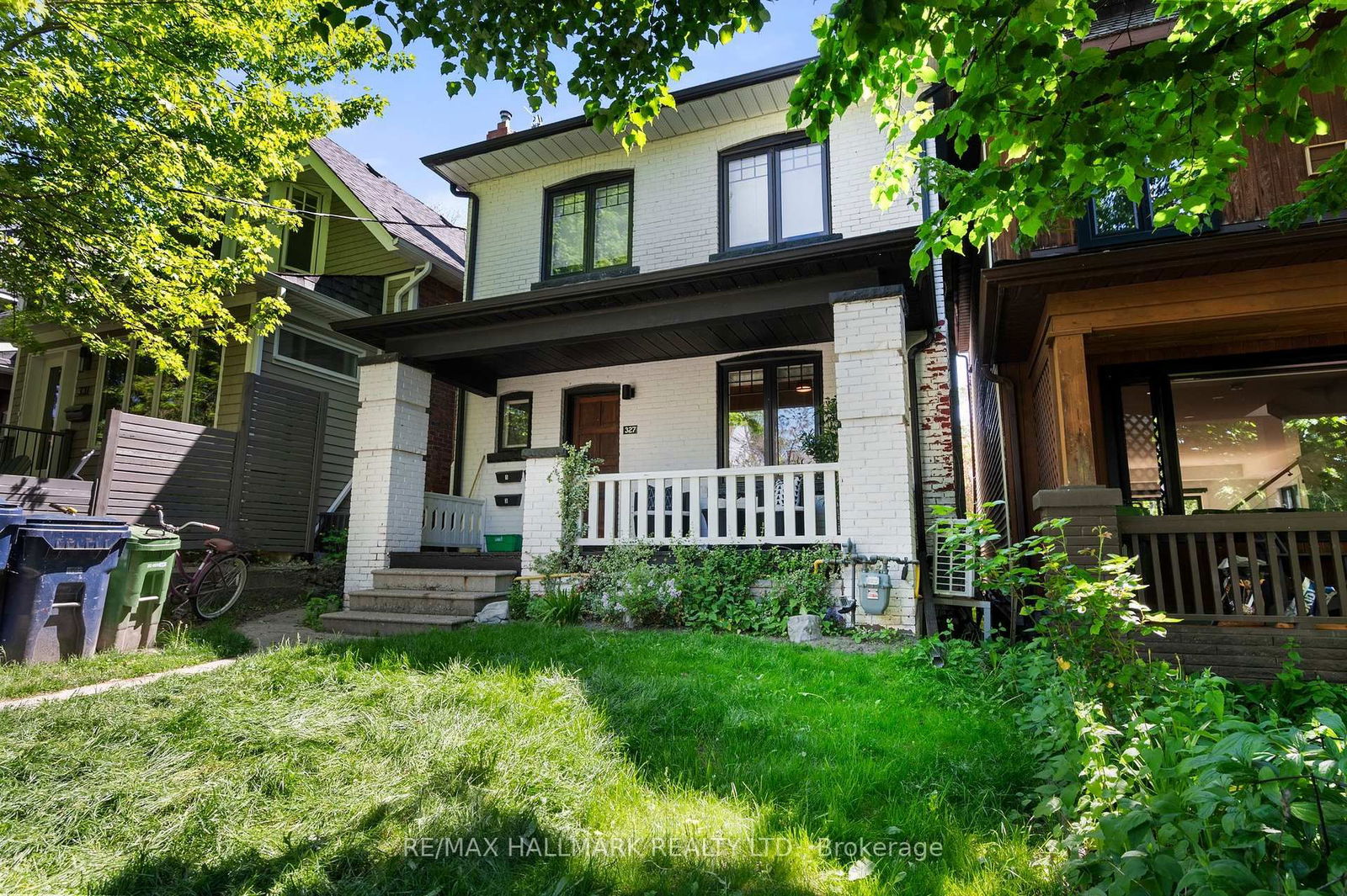 Detached House for sale at 327 Kenilworth Avenue, Toronto, The Beaches, M4L 3S9 - MLS: E12146376