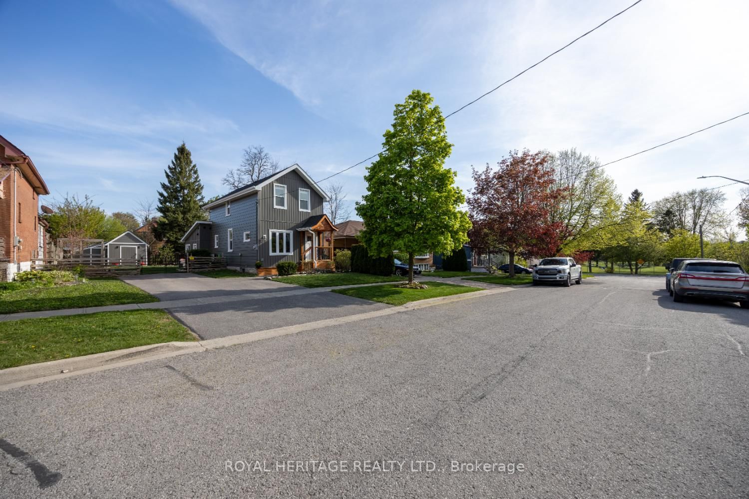 Detached House for sale at 111 Arlington Avenue, Oshawa, O'Neill, L1G 2N5 - MLS: E12146398