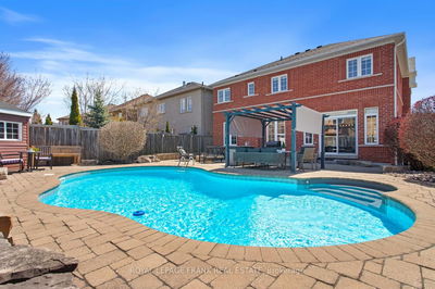 1053 Copperfield Dr, Oshawa - Eastdale image-0-3