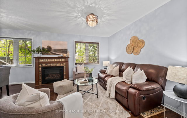 13 Hirshfield Lane