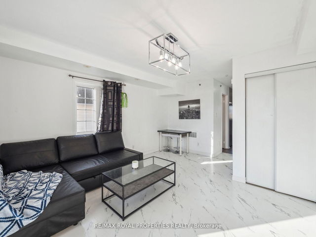 22 - 593 Kennedy Road