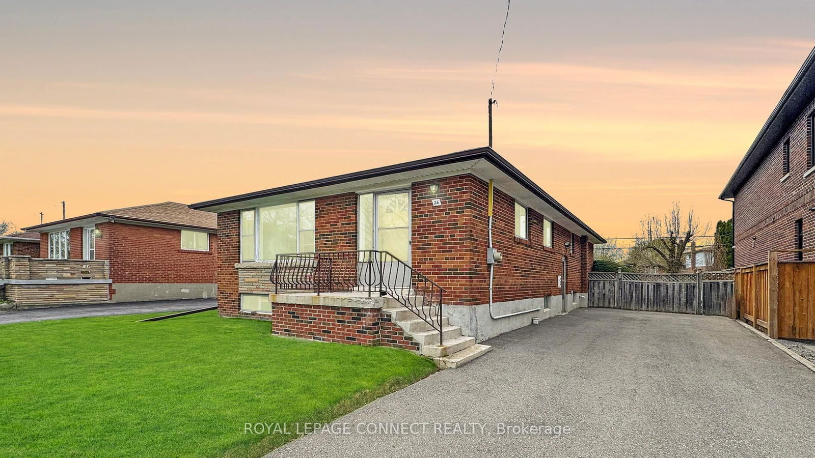 Detached House for sale at 26 Bromton Drive, Toronto, Bendale, M1P 4B8 - MLS: E12147594
