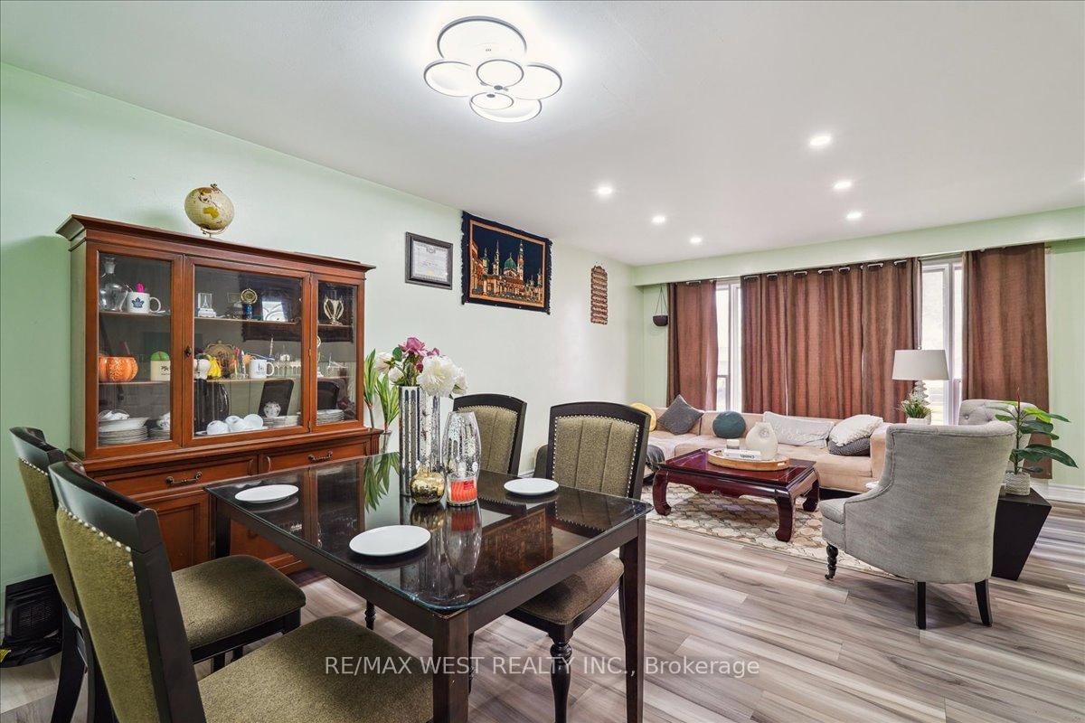 Detached House for sale at 6 Dubarry Avenue, Toronto, West Hill, M1E 3G8 - MLS: E12147834