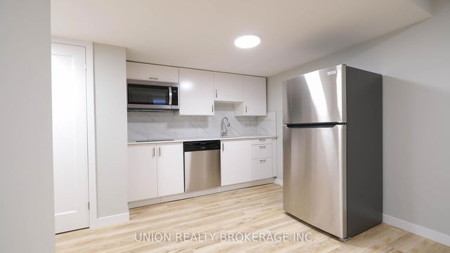 Unit B - 40 Winston Avenue
