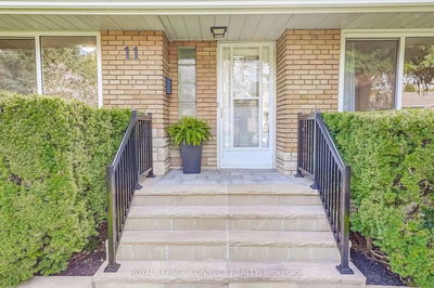 11 McNab Blvd, Toronto - Cliffcrest image-0-4