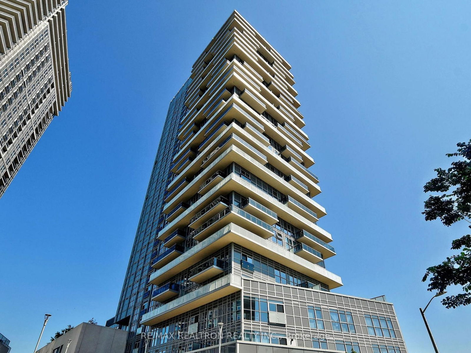 Condo for sale at 803-225 Village Green Square, Toronto, Agincourt South-Malvern West, M1S 0N4 - MLS: E12148773