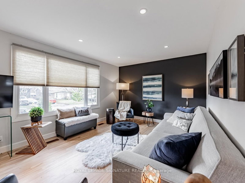 Upper - 706 Annland St, Pickering, L1W 1B3 | Image 2