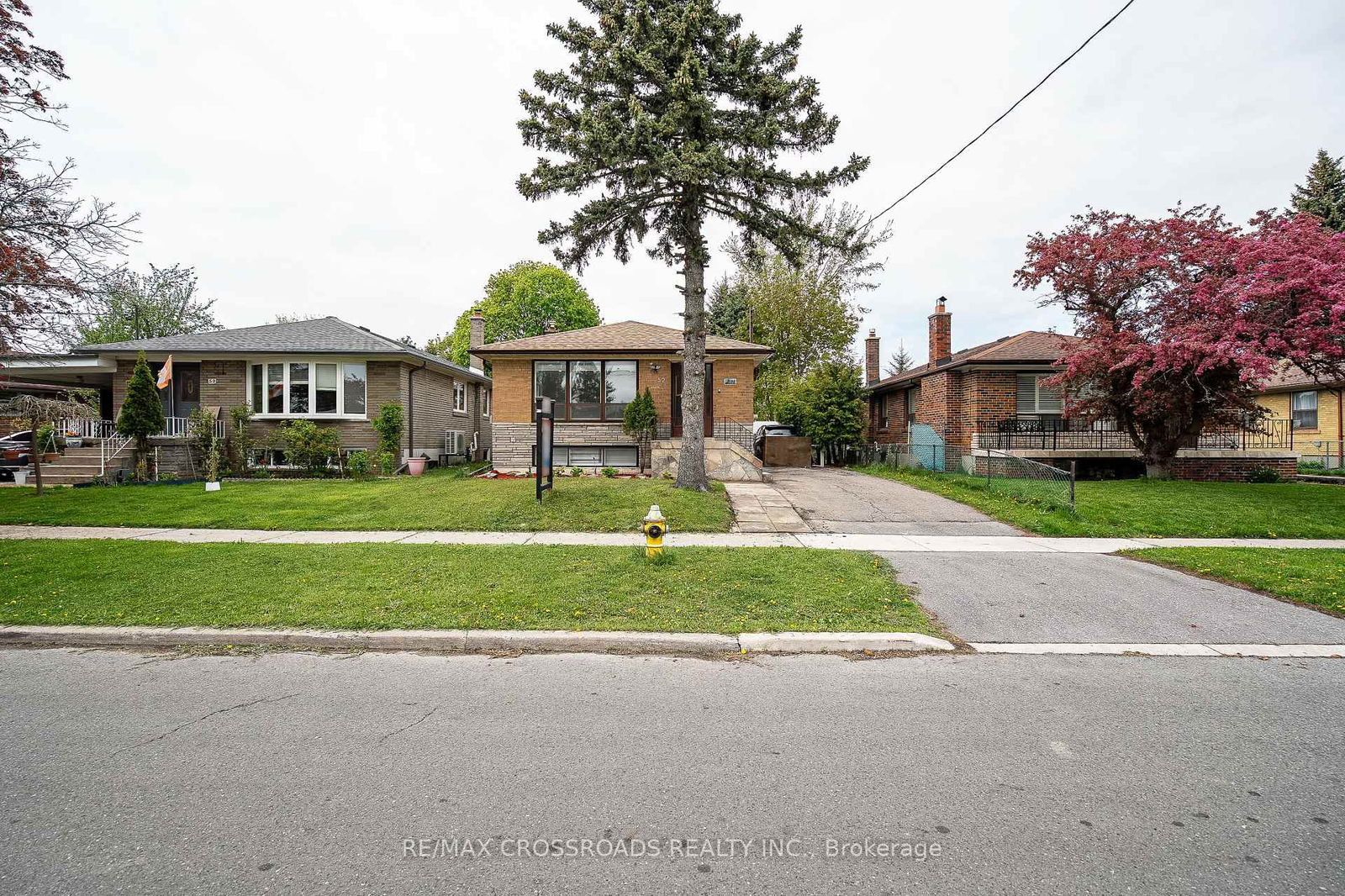 Detached House for sale at 52 Slan Avenue, Toronto, Morningside, M1G 3B3 - MLS: E12149899