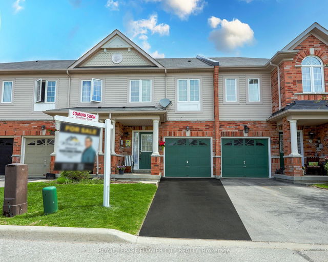 42 Lander Crescent